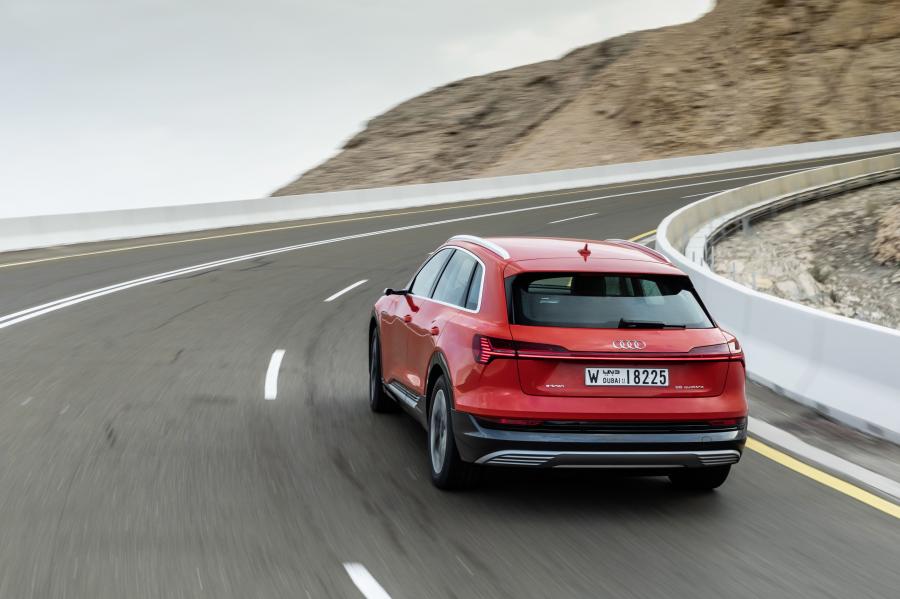  Audi e-tron 55 Quattro 2019 года  (WW) (фото 221 из 452)